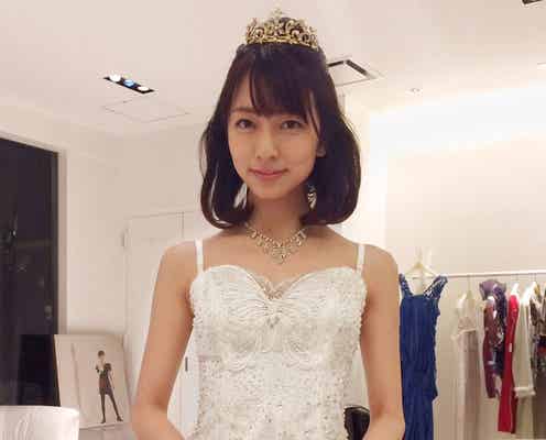 小島梨里杏、純白ドレス姿披露 スタッフため息の美貌解禁