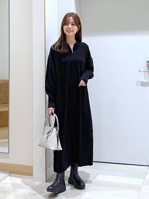 グローバルワークのハーフZIPアゼニットワンピース