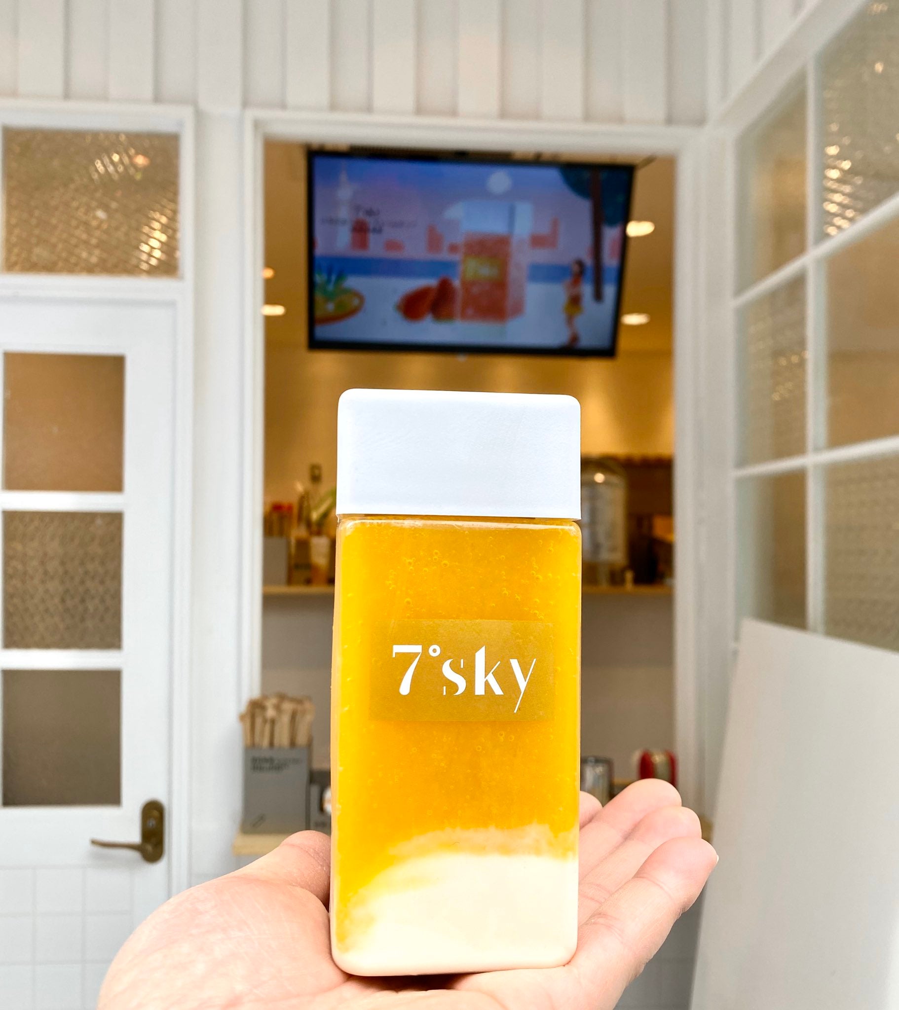 マンゴーヨーグルトフォームティー590円／画像提供：7°sky