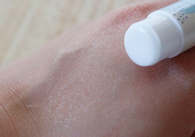 キャンドゥ フレグランススティック ハンドクリーム キャンドゥのフレグランススティックのテクスチャー