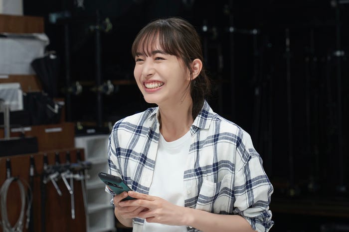 井桁弘恵「紅さすライフ」最終話より(C)NTV・J Storm