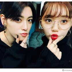 モデルプレス - 三吉彩花&江野沢愛美、韓国女子旅ショットに「みよまな最高!」「おそろコーデ可愛い」の声