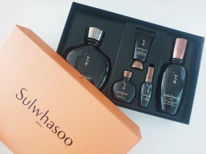 男性への特別なお土産ならコレ! フラッグシップストア、百貨店、免税店などで購入できます