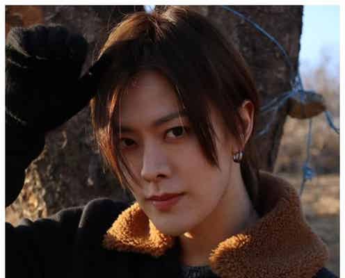 NCT 127ユウタ、黒髪からのニューヘア公開「優しい雰囲気でカッコいい」「髪色似合ってる」の声