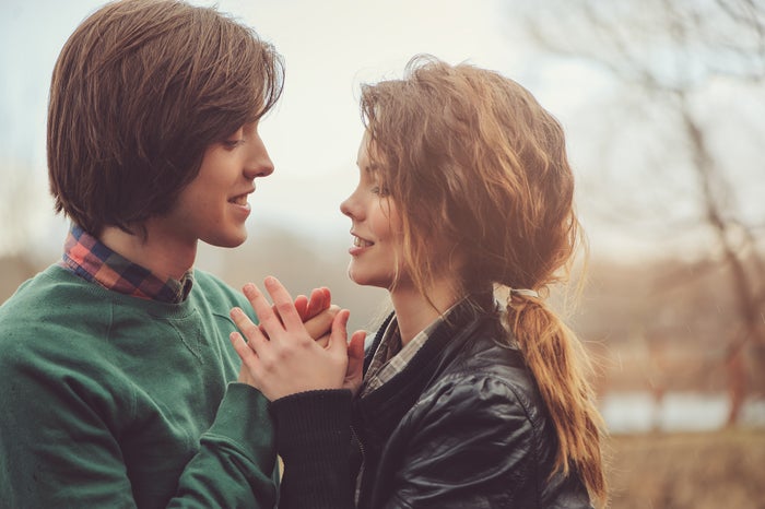 付き合ってないのに頭を撫でる男性の心理5つ 何を考えているの モデルプレス 付き合ってないのに頭を撫でる男性の心理5つ 何を考えているの モデルプレス