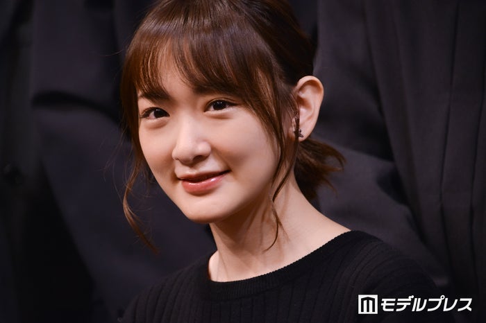 生駒里奈 乃木坂46秋元真夏と キス寸前 愛が爆発しました モデルプレス
