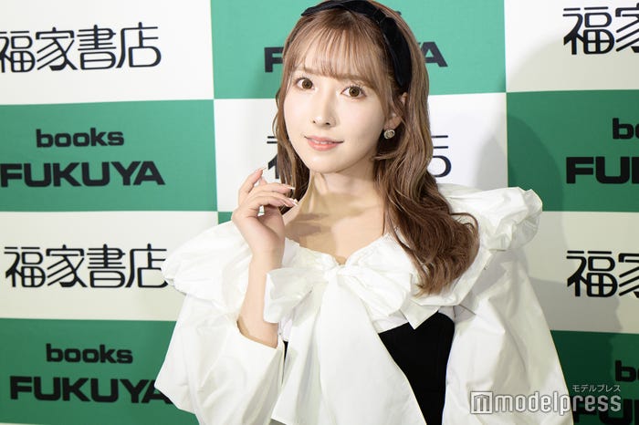 三上悠亜(C)モデルプレス