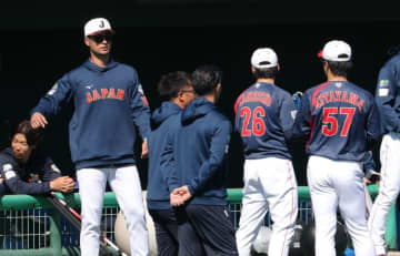 ダルビッシュ「伊藤君もブルペン見たらすごい球投げてますもんね」 3年前との投手陣の成長実感 「宮城君もすごく成長。高橋君もいい球を投げて」