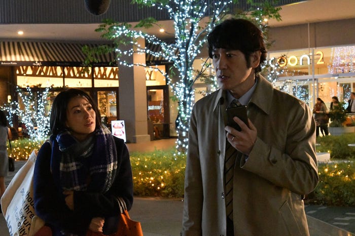 菅野美穂、田中直樹/「砂の塔~知りすぎた隣人」第9話より(C)TBS