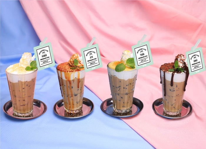 コーヒー系 ICE×ホイップ各920円(HOSHI・はちみつシュケラート/JUN・キャラメルラテ/THE8・オレンジピールラテ/DINO・チョコラテ)/画像提供:レッグス