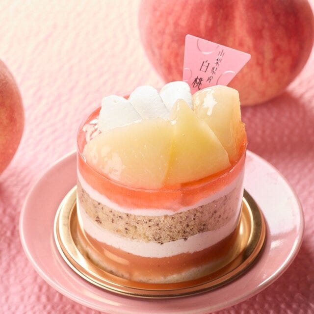 シャトレーゼ 山梨県産白桃と紅茶のプレミアムフレジェ シャトレーゼの山梨県産白桃と紅茶のプレミアムフレジェのビジュアル