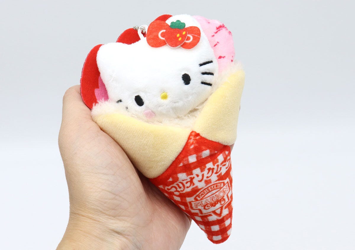 手のひらに乗るサイズのクレープ型ハローキティぬいぐるみチャーム