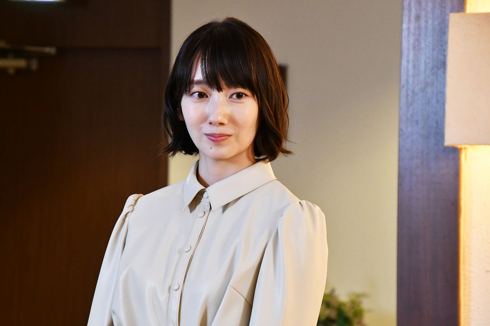 波瑠／「愛しい嘘～優しい闇～」第1話より（C）テレビ朝日