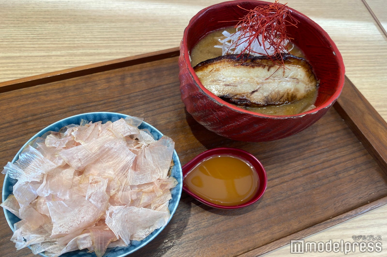 「かつおぶしTKGと豚汁定食」（900円）＋100円でグレードアップ可（C）モデルプレス