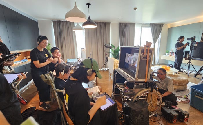 撮影現場の様子/向井康二演じるキャラクターの部屋(提供写真)