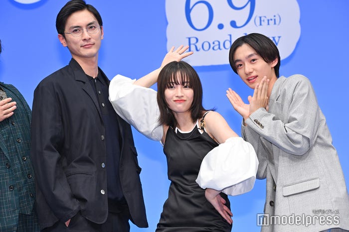自身が思う「ときめきポーズ」を披露してくれた高良健吾、広瀬すず、大西利空(C)モデルプレス