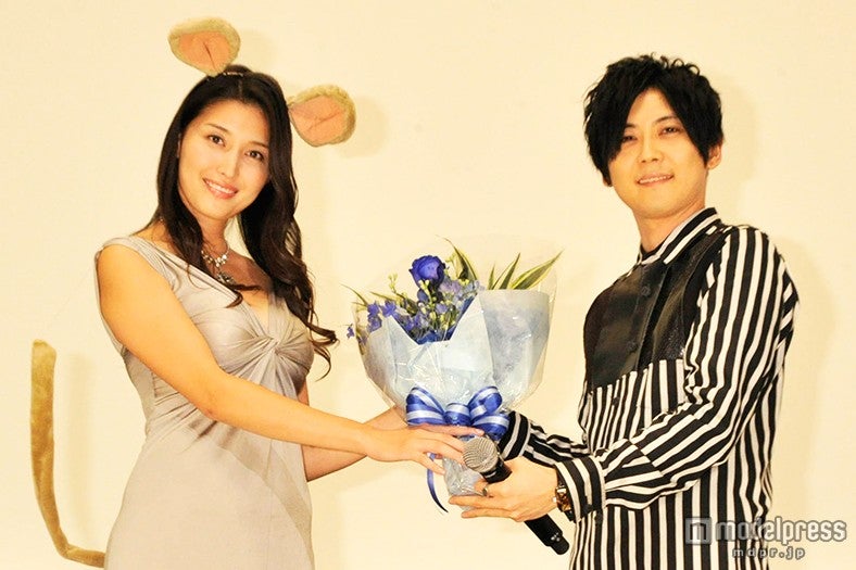 橋本マナミ「直視出来ない」SEXY衣装に共演者タジタジ