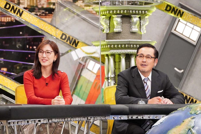 左から)小澤陽子、アリタ哲平(C)フジテレビ