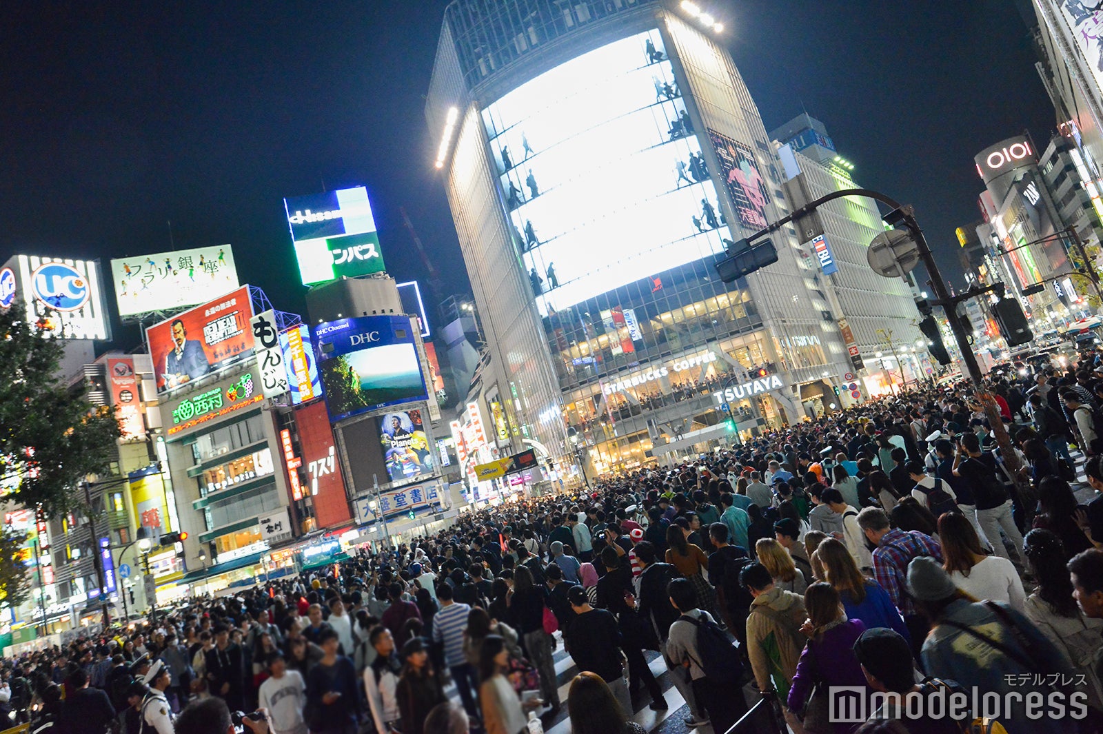 渋谷が大パニック！／2018年10月27日午後19時頃撮影 （C）モデルプレス