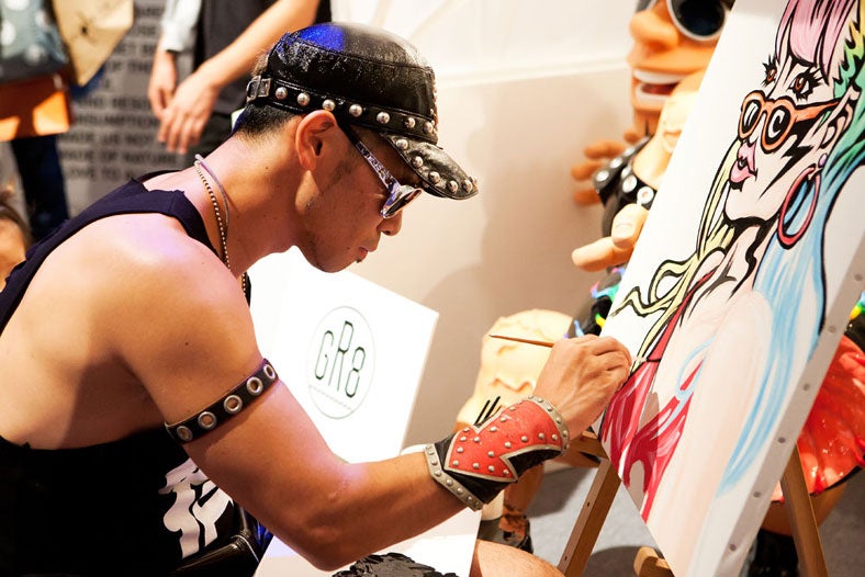 レイザーラモンHG（「ラフォーレファッションウィーク'11」より）