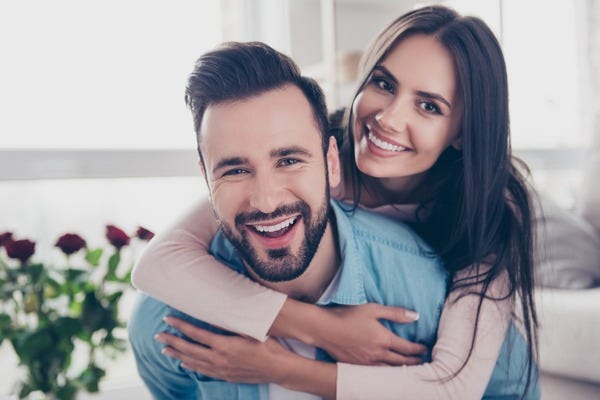 愛が伝わる 男を好きにさせる彼女の 大好きハグ って モデルプレス 愛が伝わる 男を好きにさせる彼女の 大好きハグ って モデルプレス