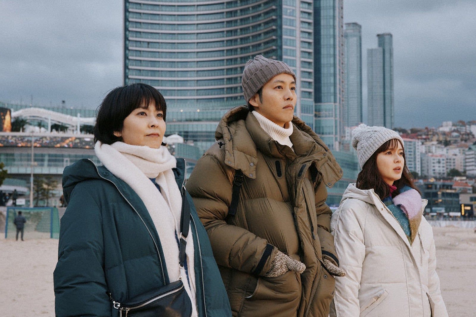 松たか子、松坂桃李、多部未華子「スロウトレイン」（C）TBS