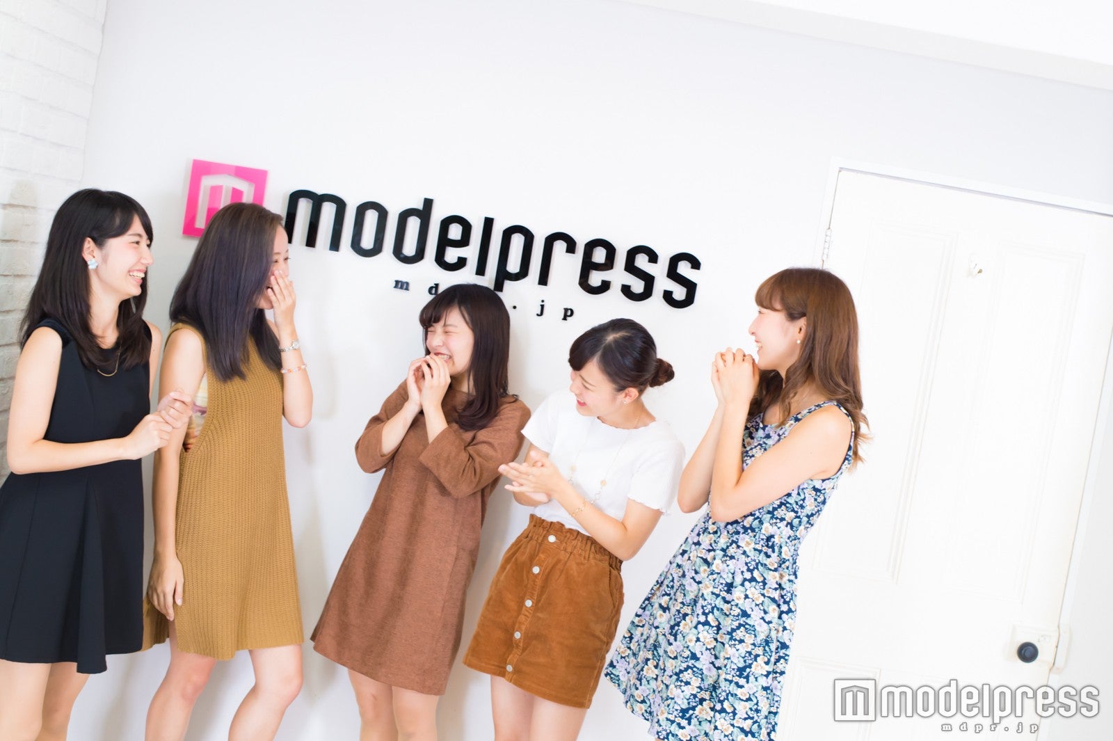（左から）杉本きらら、豊岡優希、藤田絢奈、竹内莉来、有竹智美 （C）モデルプレス