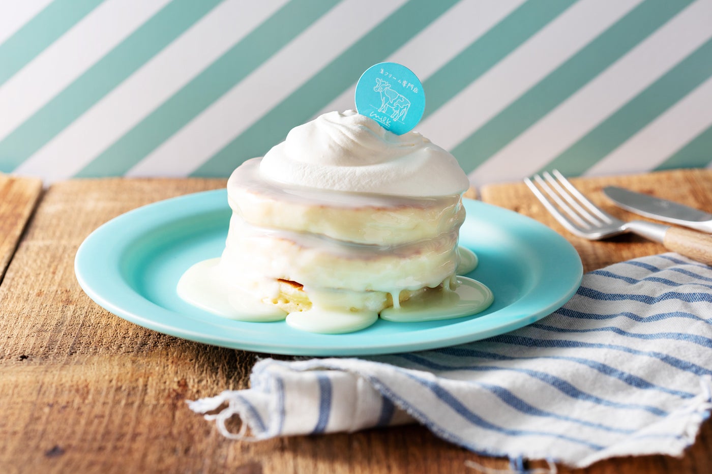 究極の生クリームのミルクパンケーキ 780円／画像提供：オペレーションファクトリー