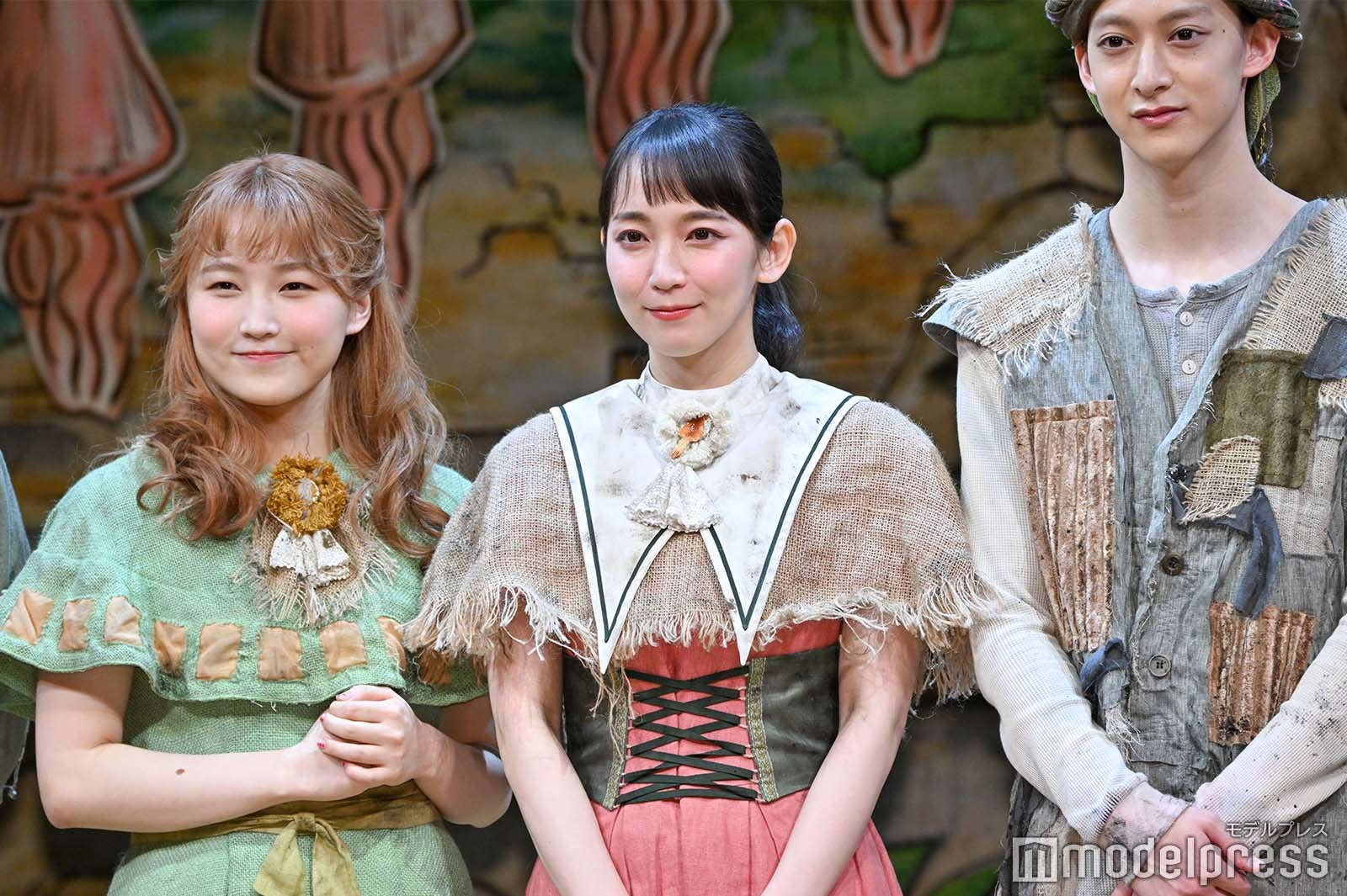鞘師里保、吉岡里帆 、伊藤あさひ（C）モデルプレス