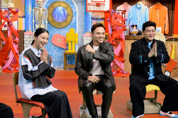 武井咲、満島真之介、富澤たけし(C)テレビ朝日