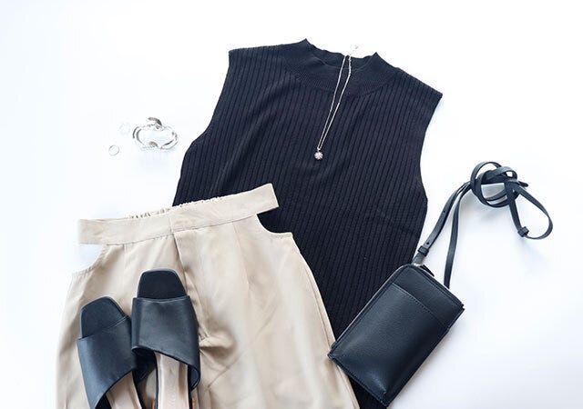 リブニット　ノースリーブ　しまむら　黒　コーデ