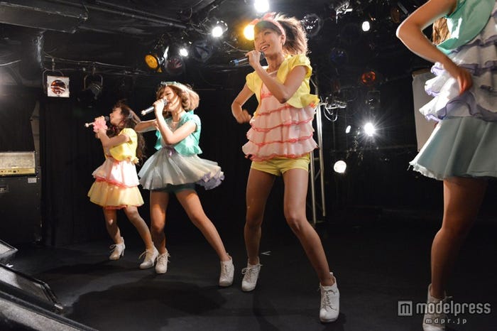 キュートなパフォーマンスで観客を魅了したPimm’s