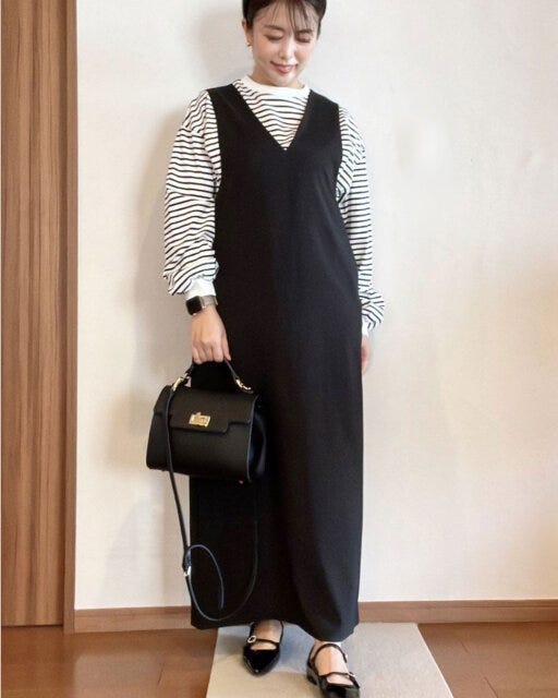 しまむら　ジャンパースカート　黒　コーデ