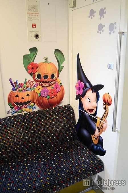 「スティッチ・エンカウンター・ライナー」車内ラッピング