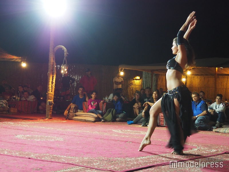 妖艶なベリーダンスショーは迫力もあって見ごたえ抜群（C）モデルプレス