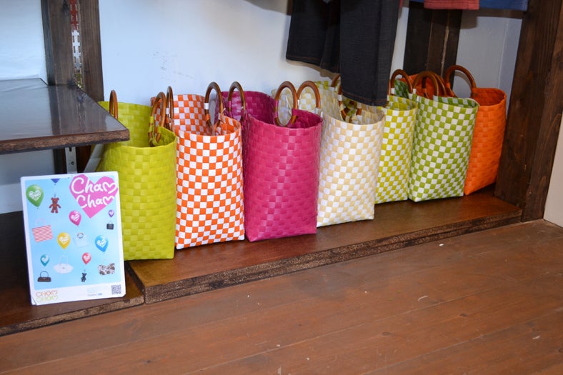 様々なシーンで活躍するカゴバッグ