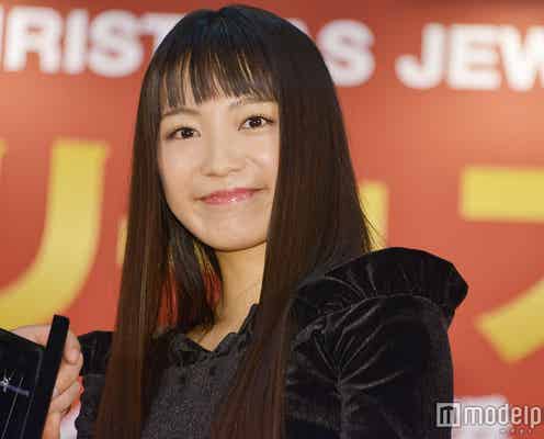 ハイトーンイメチェン話題のmiwa、ミニ丈黒ドレスで美脚スラリ「セクシー」「大人っぽい」と反響