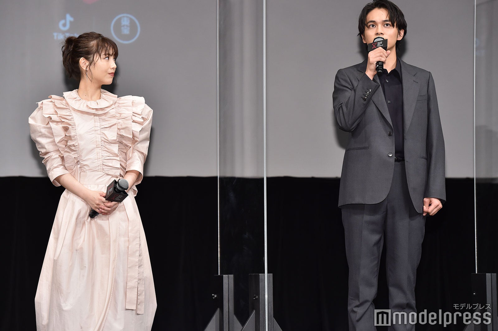 浜辺美波、北村匠海 （C）モデルプレス