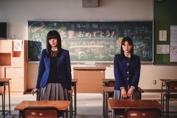 池田エライザ、中村ゆりか/ドラマ『ぼくは麻理のなか』(提供写真)
