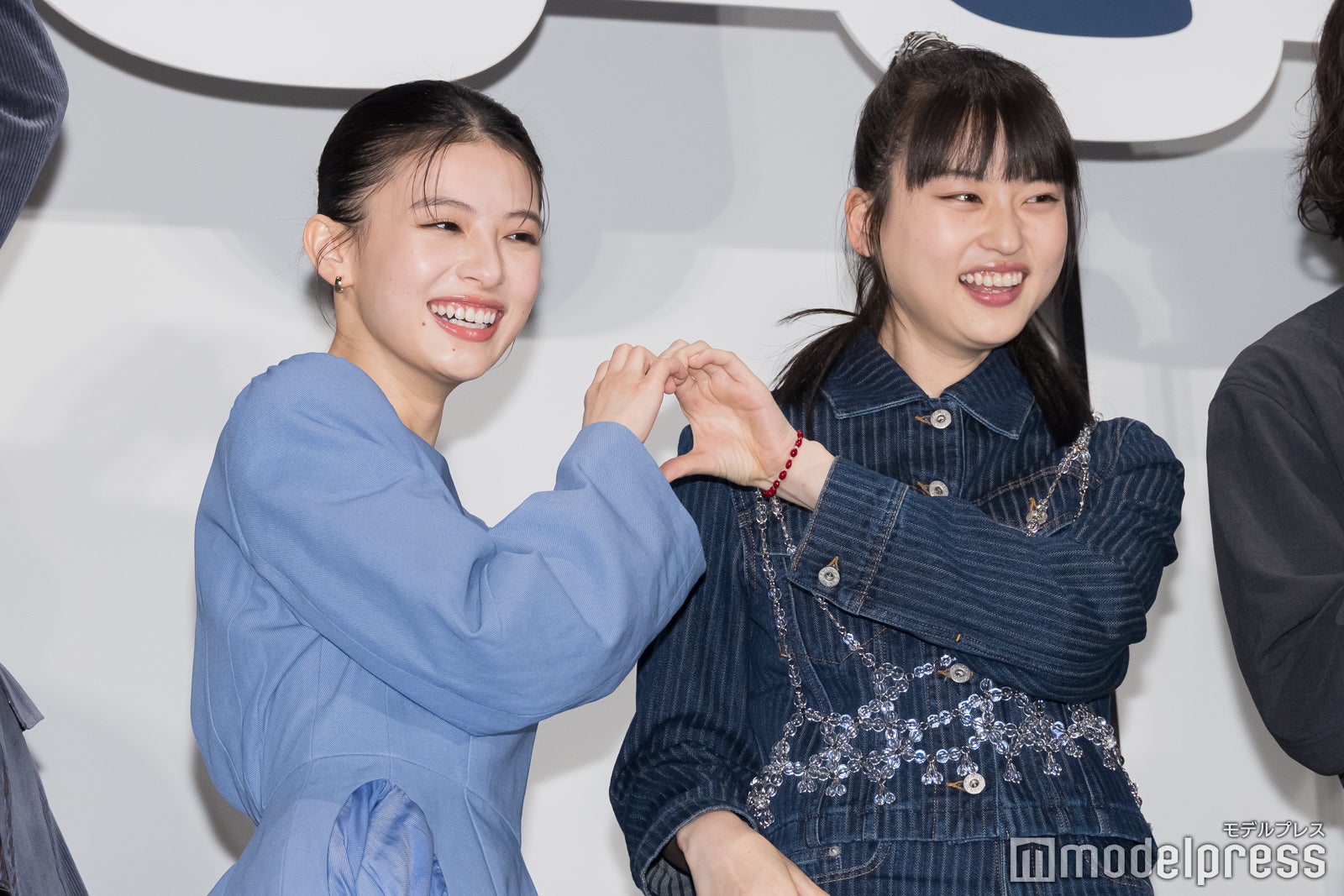 出口夏希、菊池日菜子（C）モデルプレス