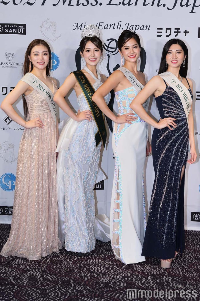 (左から)武内奈胡さん、古川杏さん、植原雪菜さん、丸田佳乃さん(C)モデルプレス