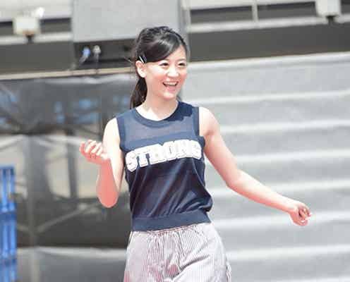 “うっとり美乳No.1”NMB48上西恵、沖縄で先取り夏ファッション披露