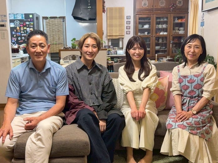 西澤由夏、キョウスケの家族(C)AbemaTV,Inc.