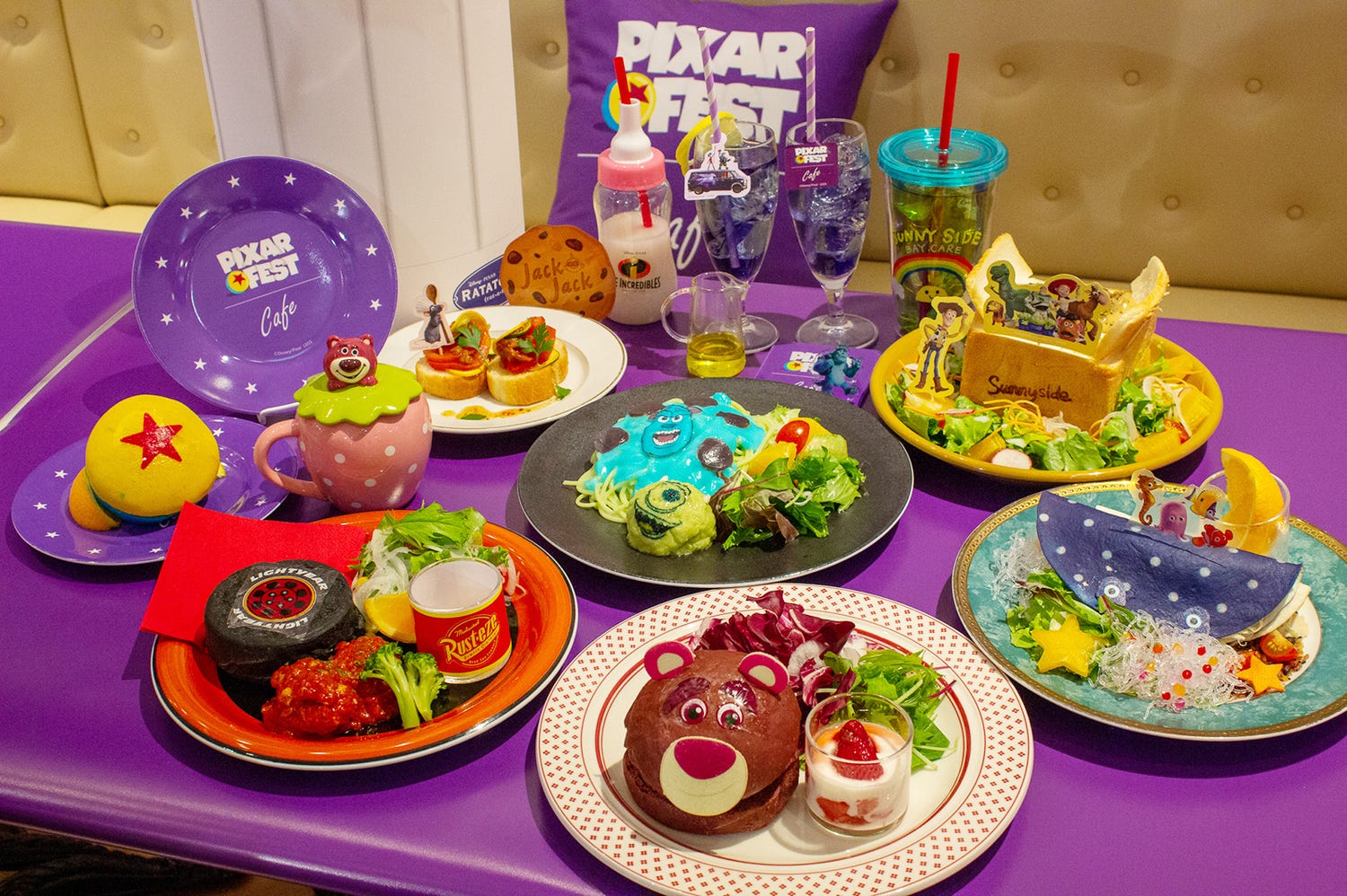 「ピクサーフェスト」OH MY CAFE開幕 『トイ・ストーリー』『モンスターズ・インク』の世界観を表現したカラフルフード