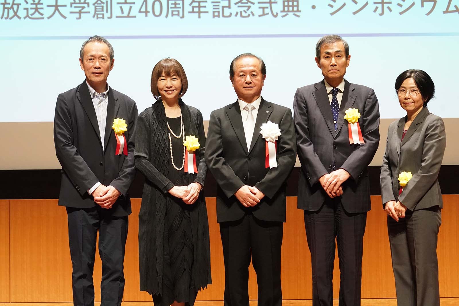 （左より）倉橋節也、麻木久仁子、岩永雅也、石井潔、篠原朋子（提供写真）