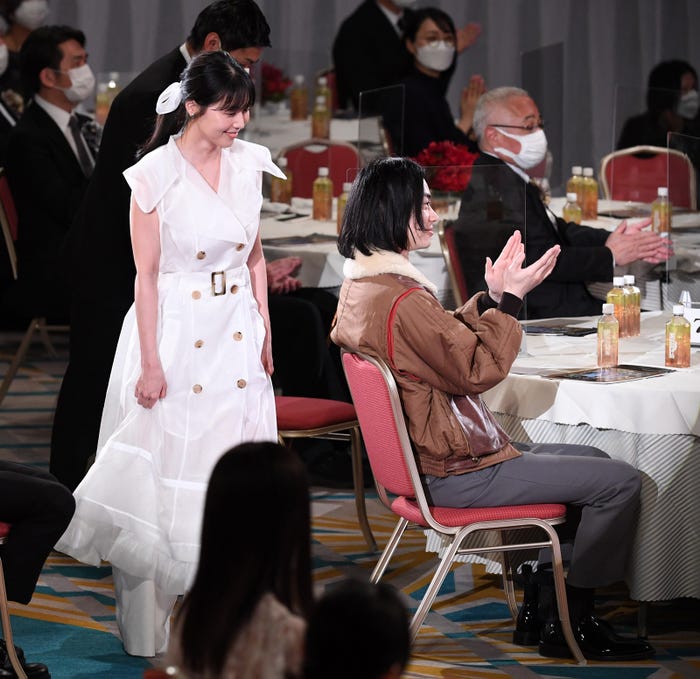 「花束みたいな恋をした」で共演した有村架純&菅田将暉(C)東京写真記者協会