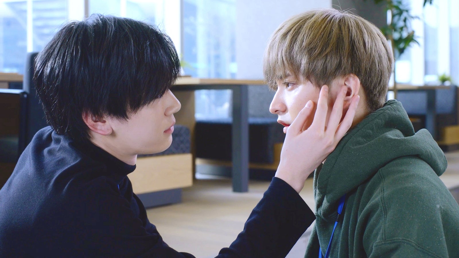 内藤秀一郎、瀬戸利樹 （C）「先輩、断じて恋では！」製作委員会・MBS