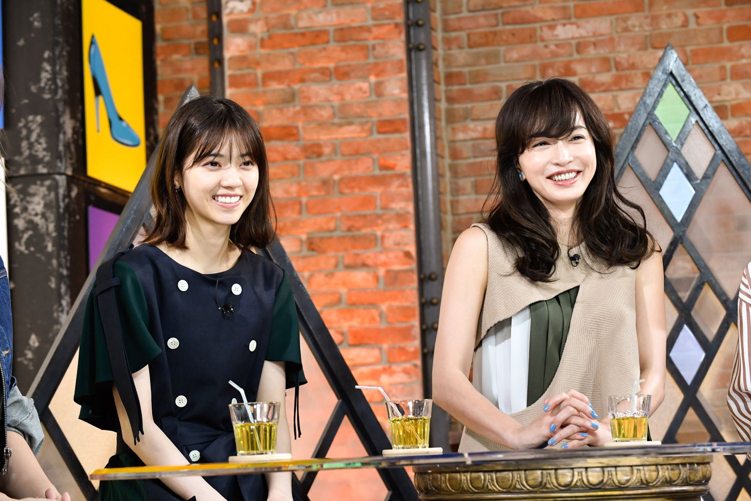 （左から）西野七瀬、長谷川京子（写真提供：カンテレ）