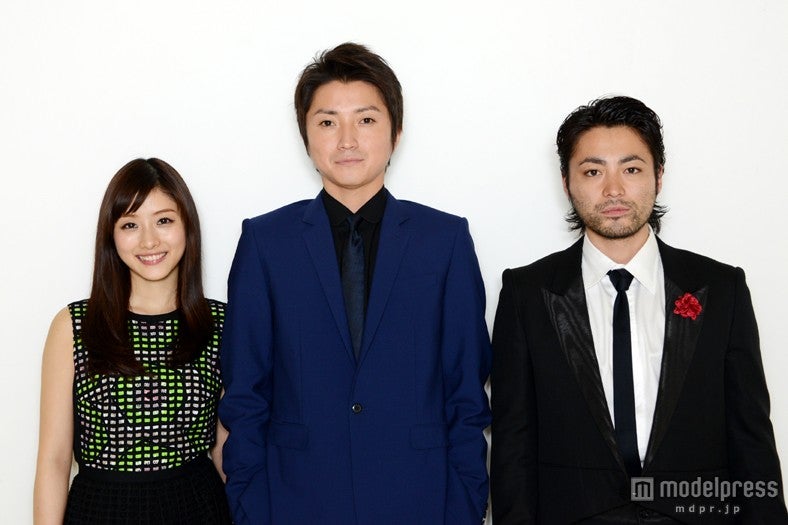 （左より）石原さとみ、藤原竜也、山田孝之