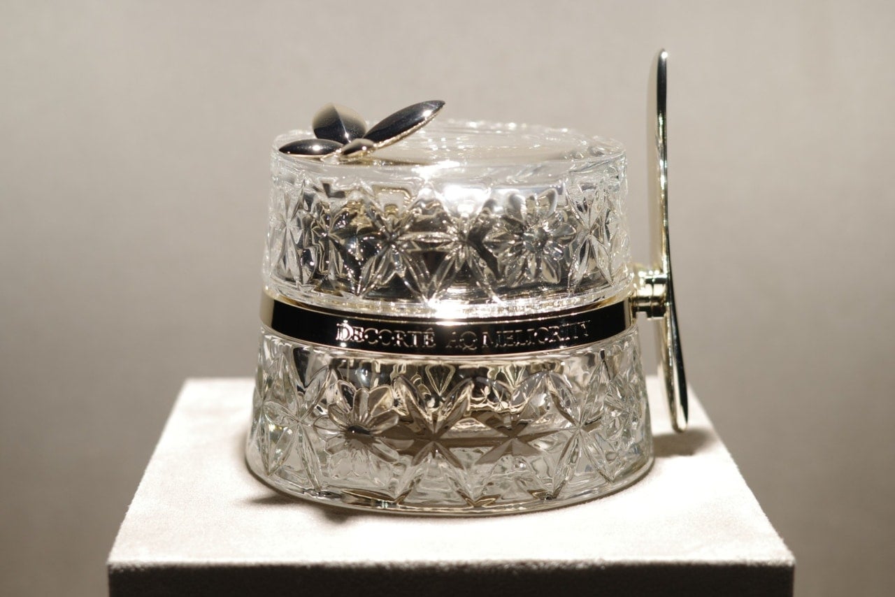 美容医療か、コスメデコルテか。エイジングケアクリームもここまできたか！ 18万円のクリームが謳う“100年美肌”とは？